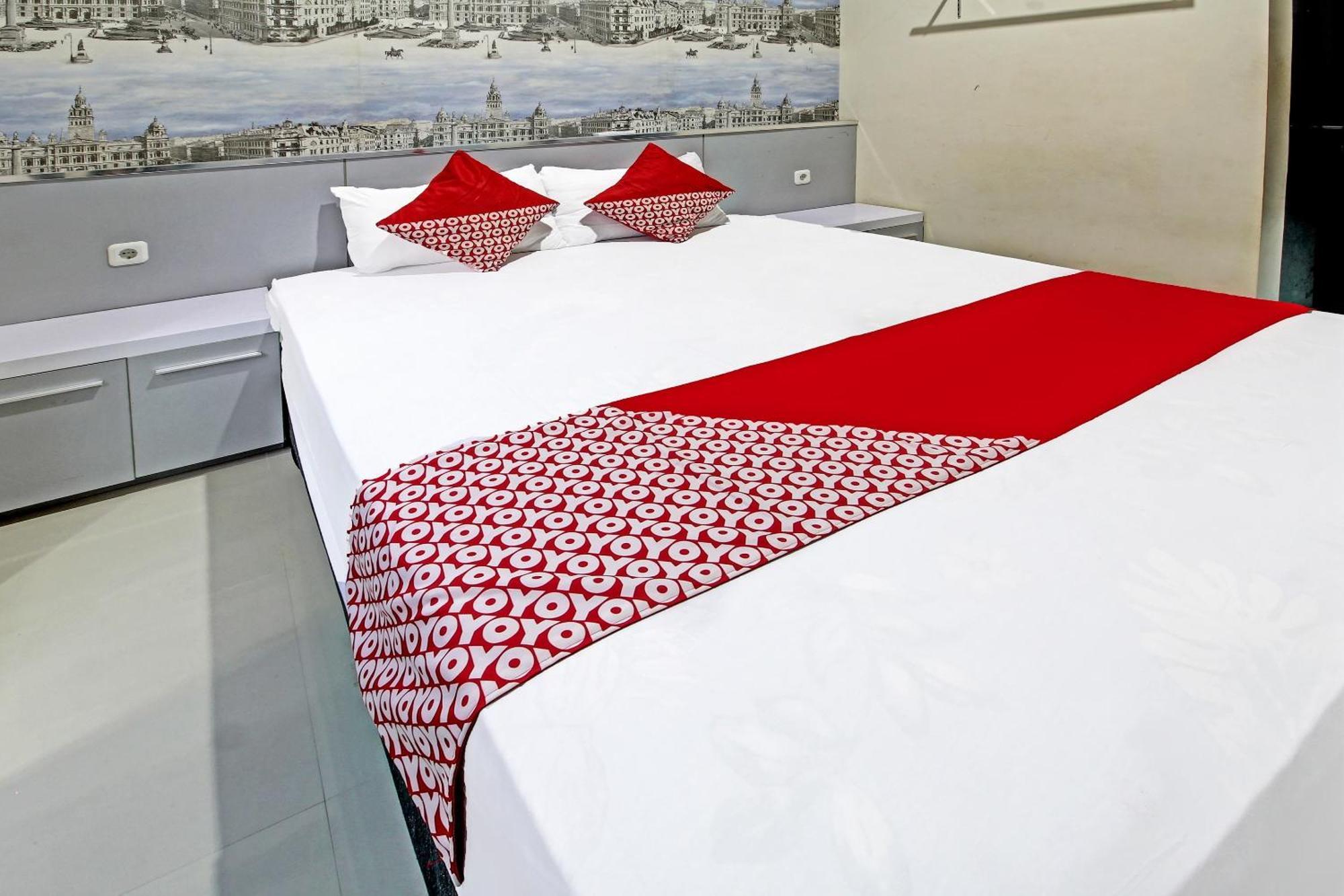 Super Oyo 91202 Family Guest House Syariah Tulungagung Eksteriør billede