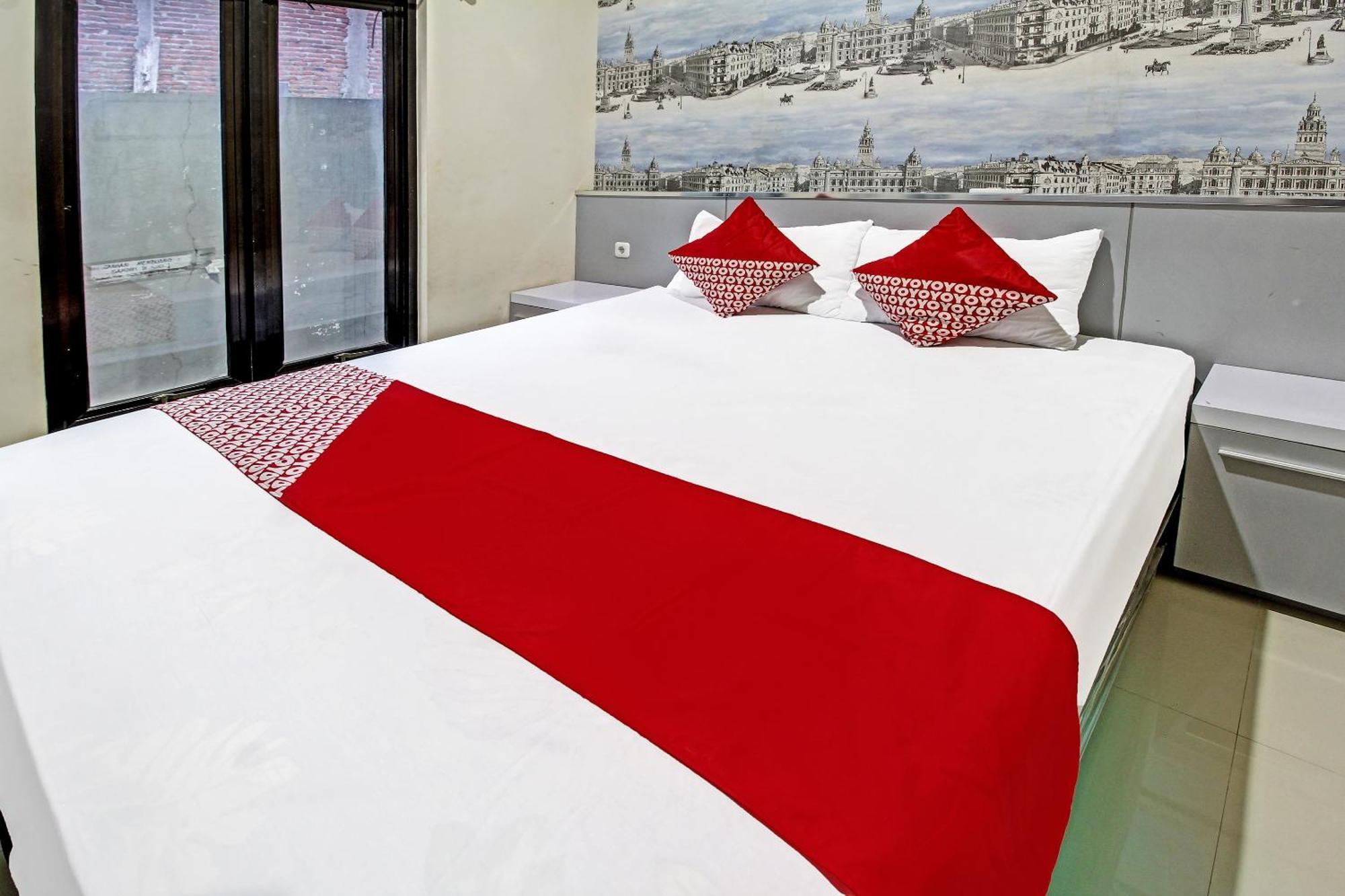 Super Oyo 91202 Family Guest House Syariah Tulungagung Eksteriør billede
