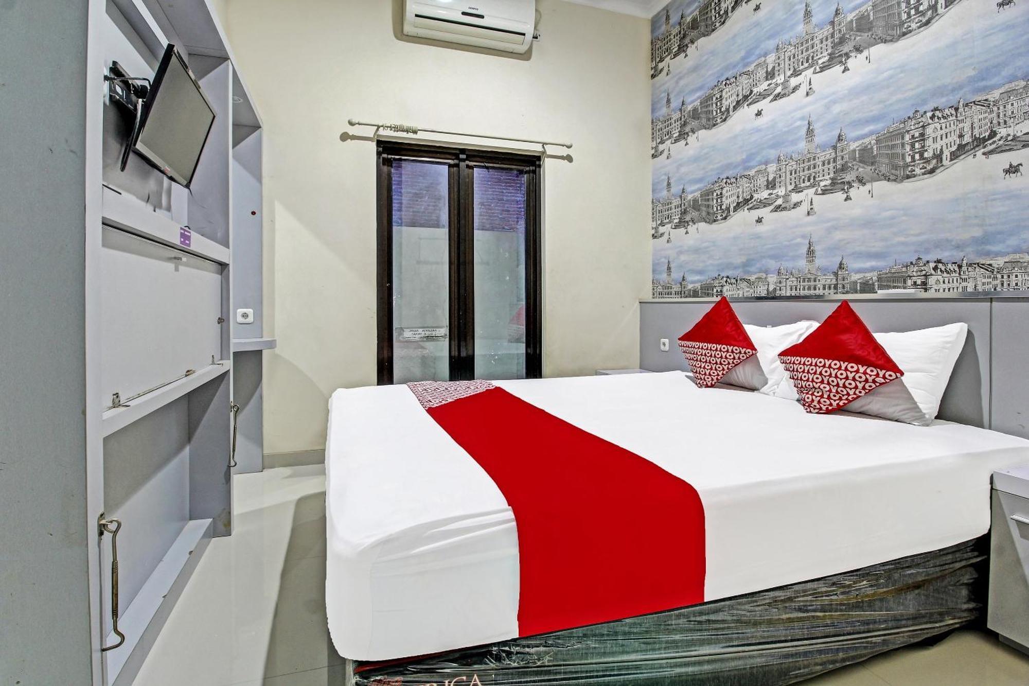 Super Oyo 91202 Family Guest House Syariah Tulungagung Eksteriør billede