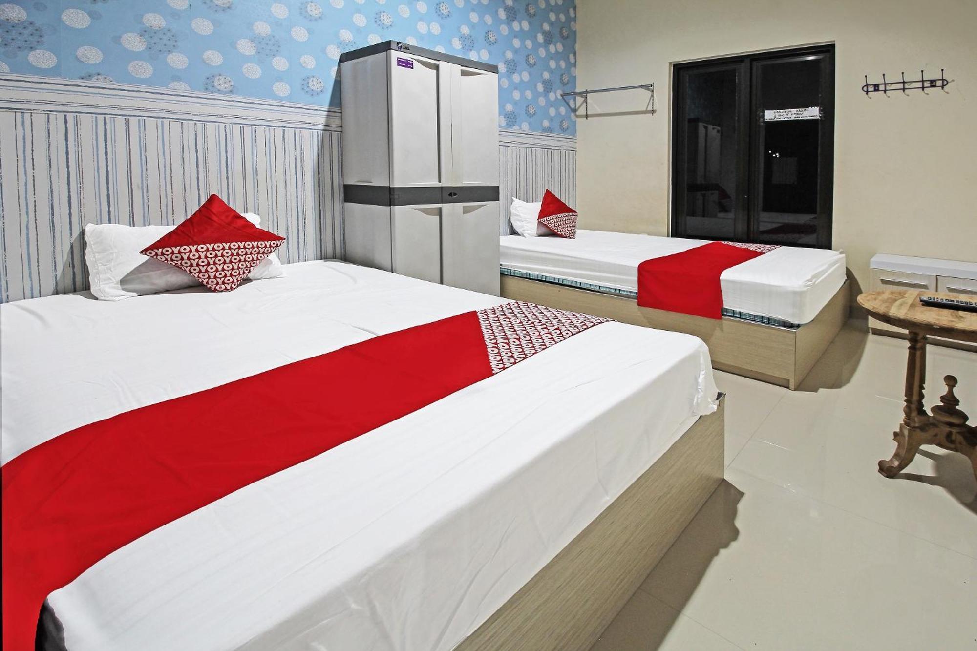Super Oyo 91202 Family Guest House Syariah Tulungagung Eksteriør billede