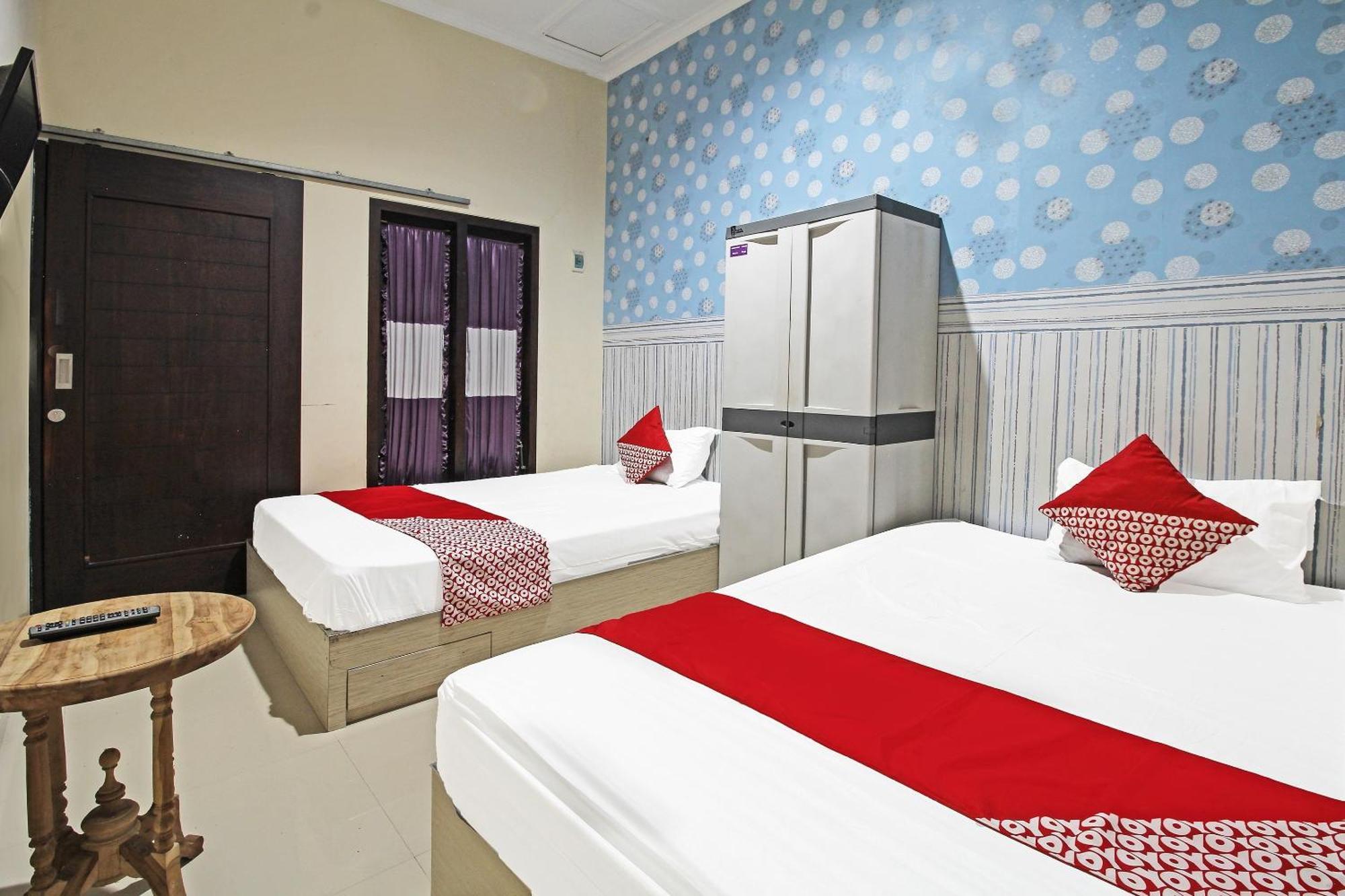 Super Oyo 91202 Family Guest House Syariah Tulungagung Eksteriør billede